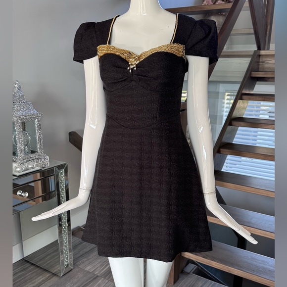 New 🌙 Chic Black and Gold Mini Dress - Picture 3 of 16